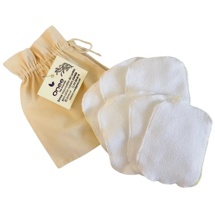 Set de Pads desmaquilladores reutilizables en material de microfibra de rápido secado.