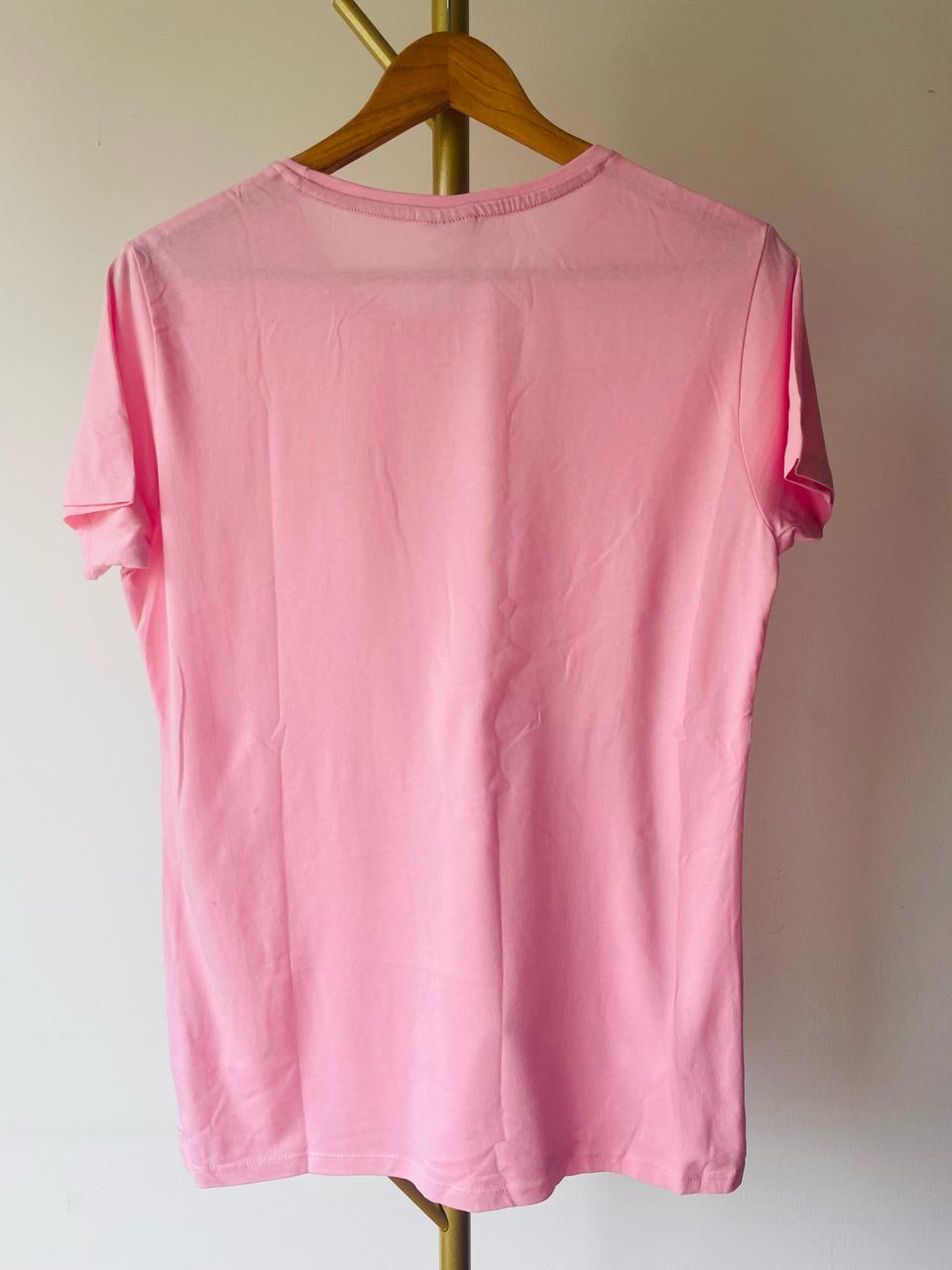 Parte trasera de camiseta femenina rosada en algodón orgánico talla M
