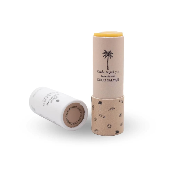 Bálsamo labial con aceite e ingredientes naturales y vitamina E